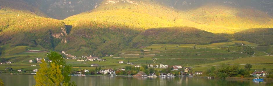Sonnenaufgang am Kalterer See, Südtirol